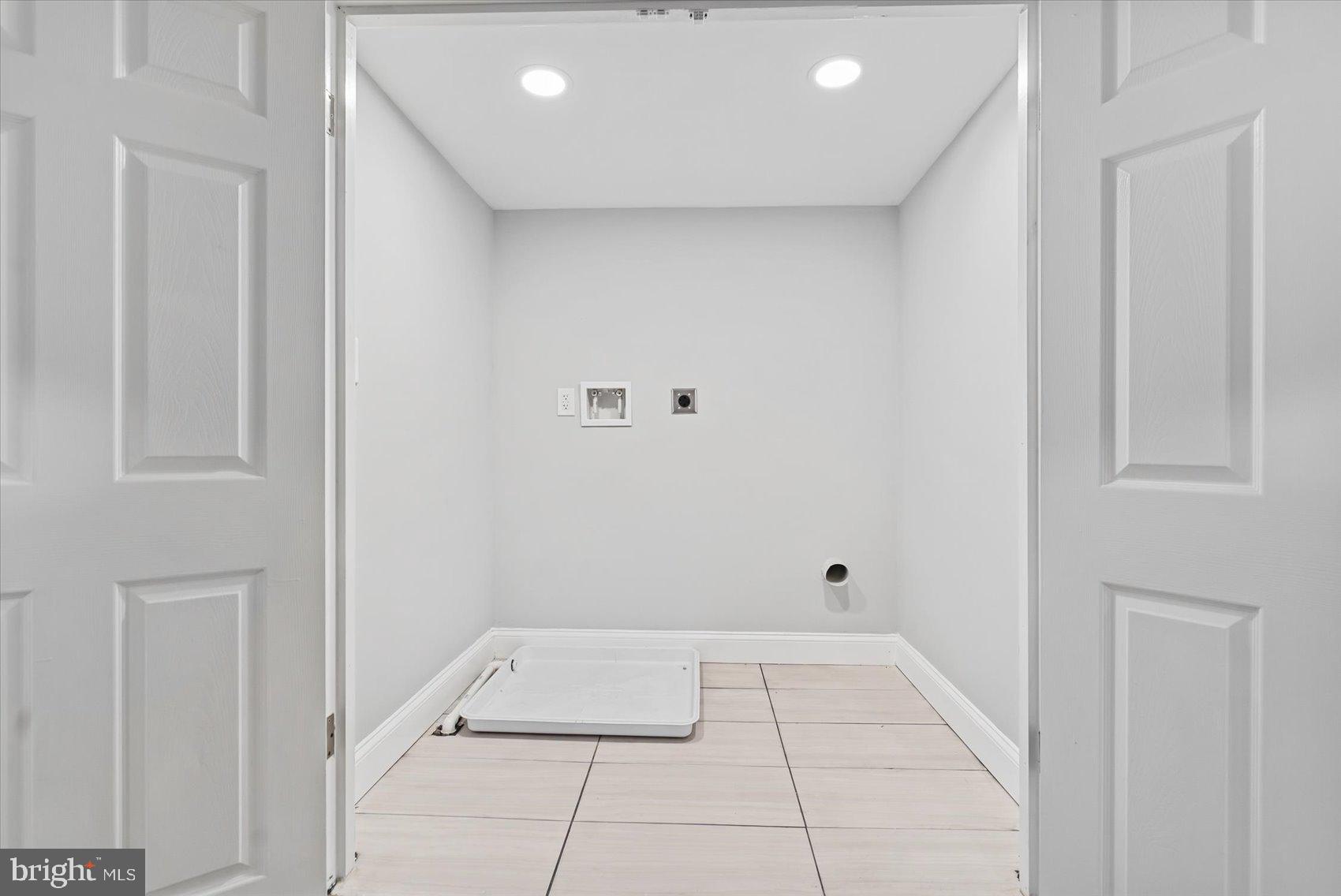 EVERGREEN LAWN - Residential