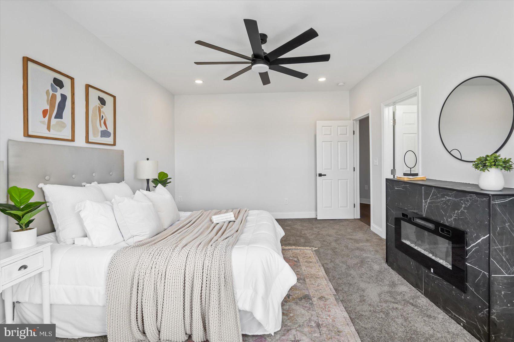 EVERGREEN LAWN - Residential