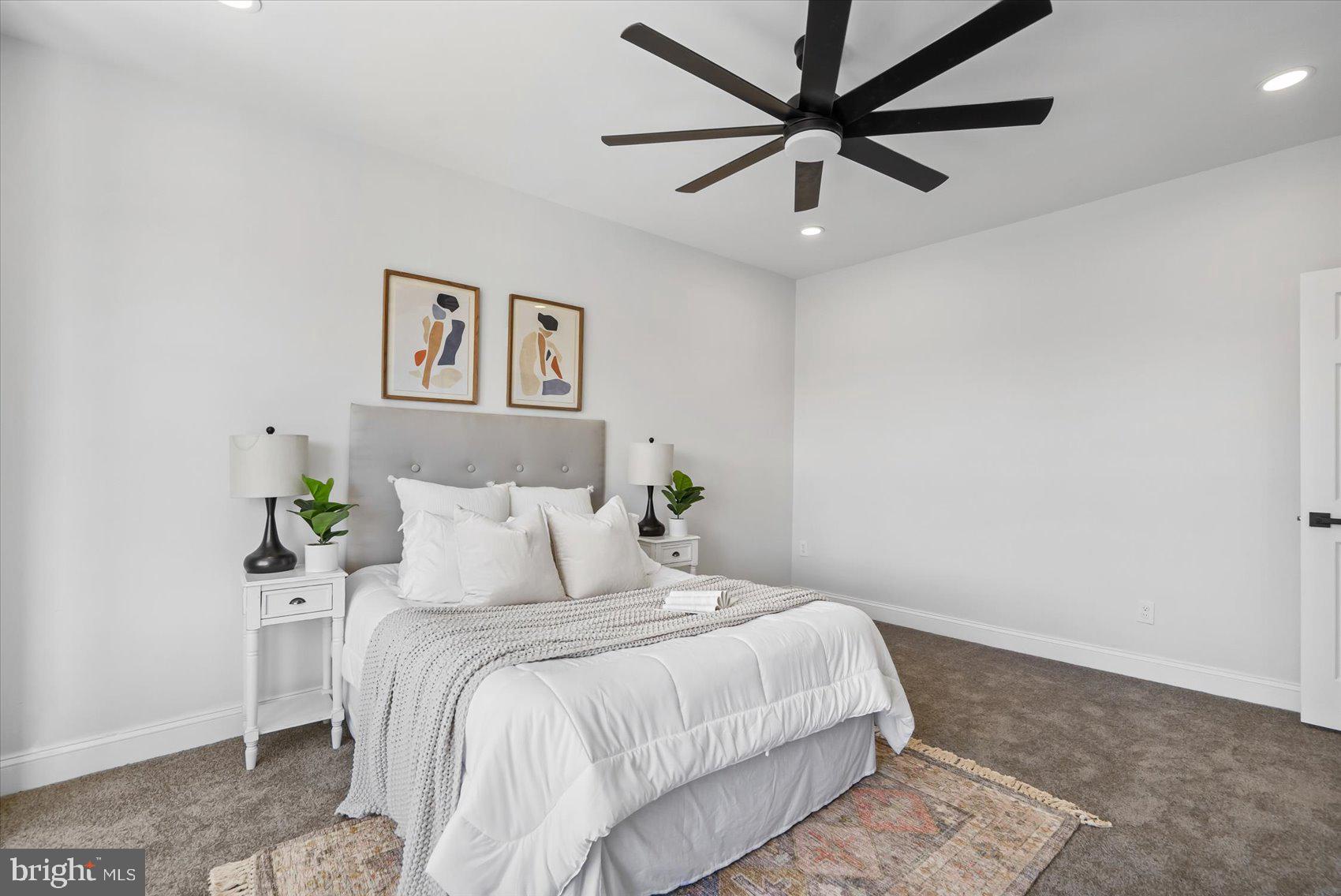 EVERGREEN LAWN - Residential