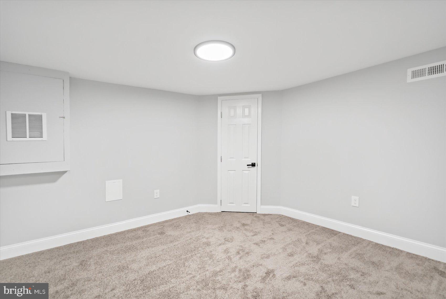 EVERGREEN LAWN - Residential