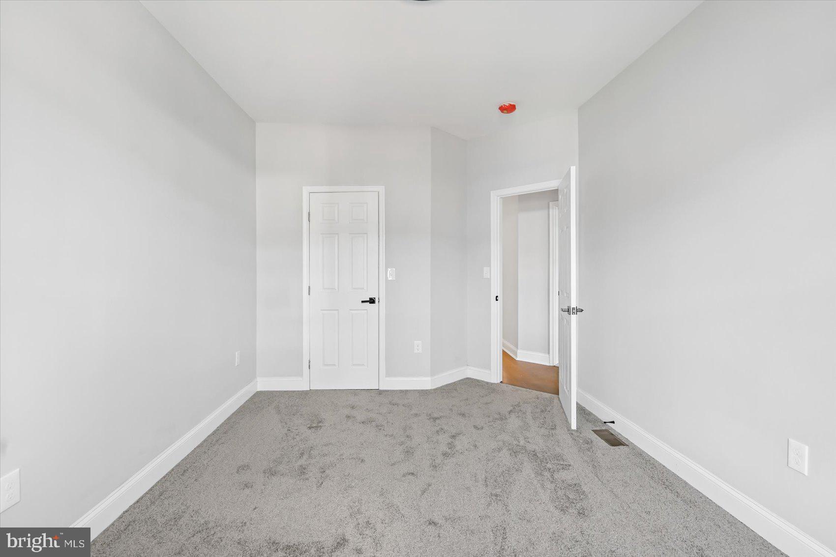 EVERGREEN LAWN - Residential