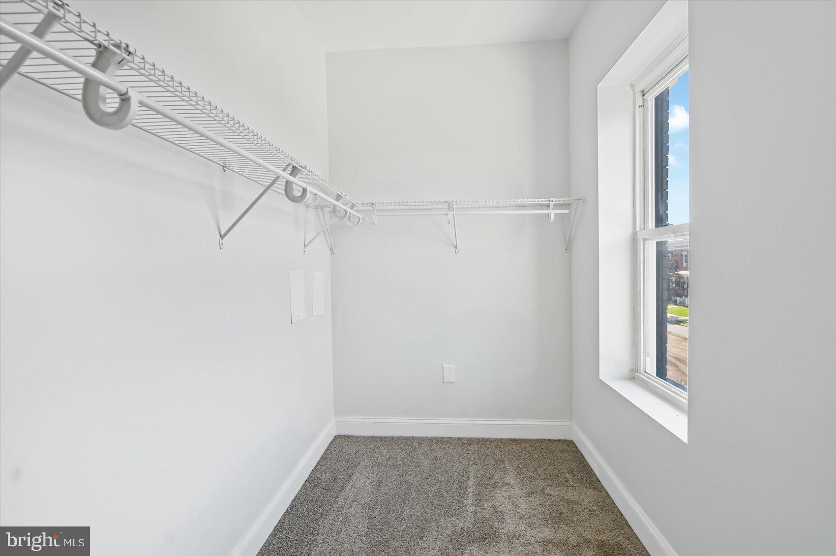 EVERGREEN LAWN - Residential