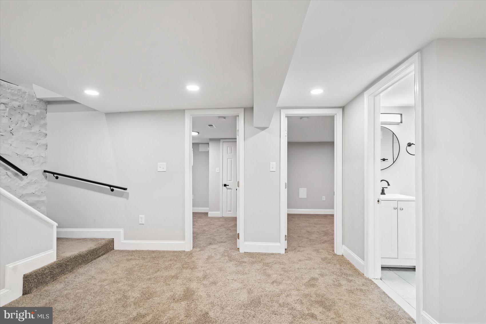 EVERGREEN LAWN - Residential