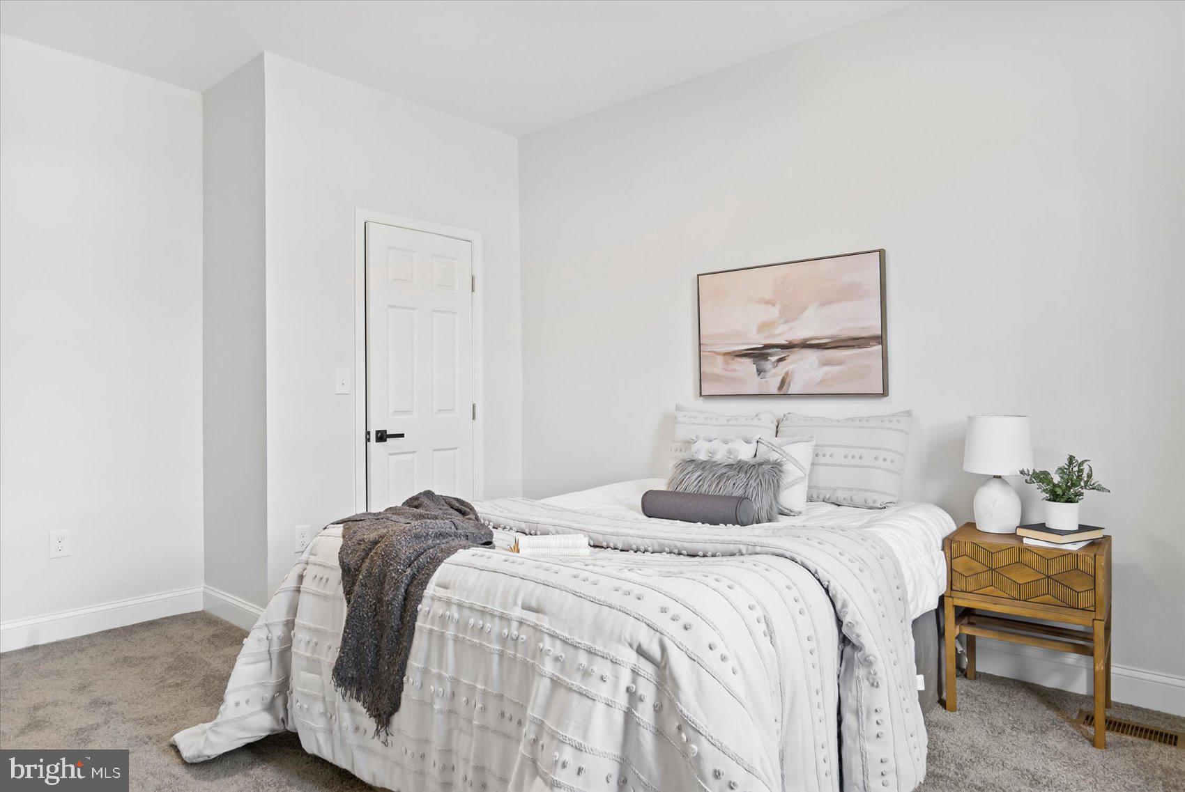 EVERGREEN LAWN - Residential