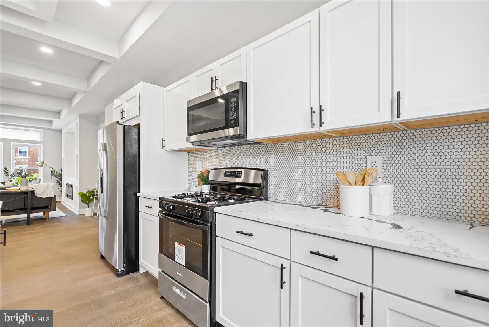 EVERGREEN LAWN - Residential