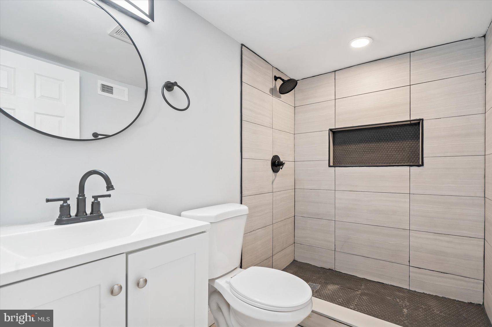 EVERGREEN LAWN - Residential