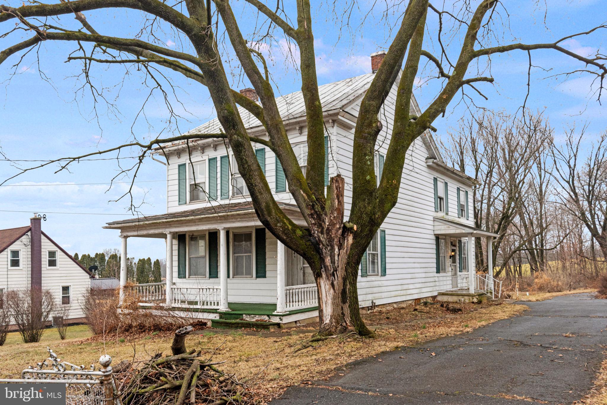 8448 LANCASTER AVENUE