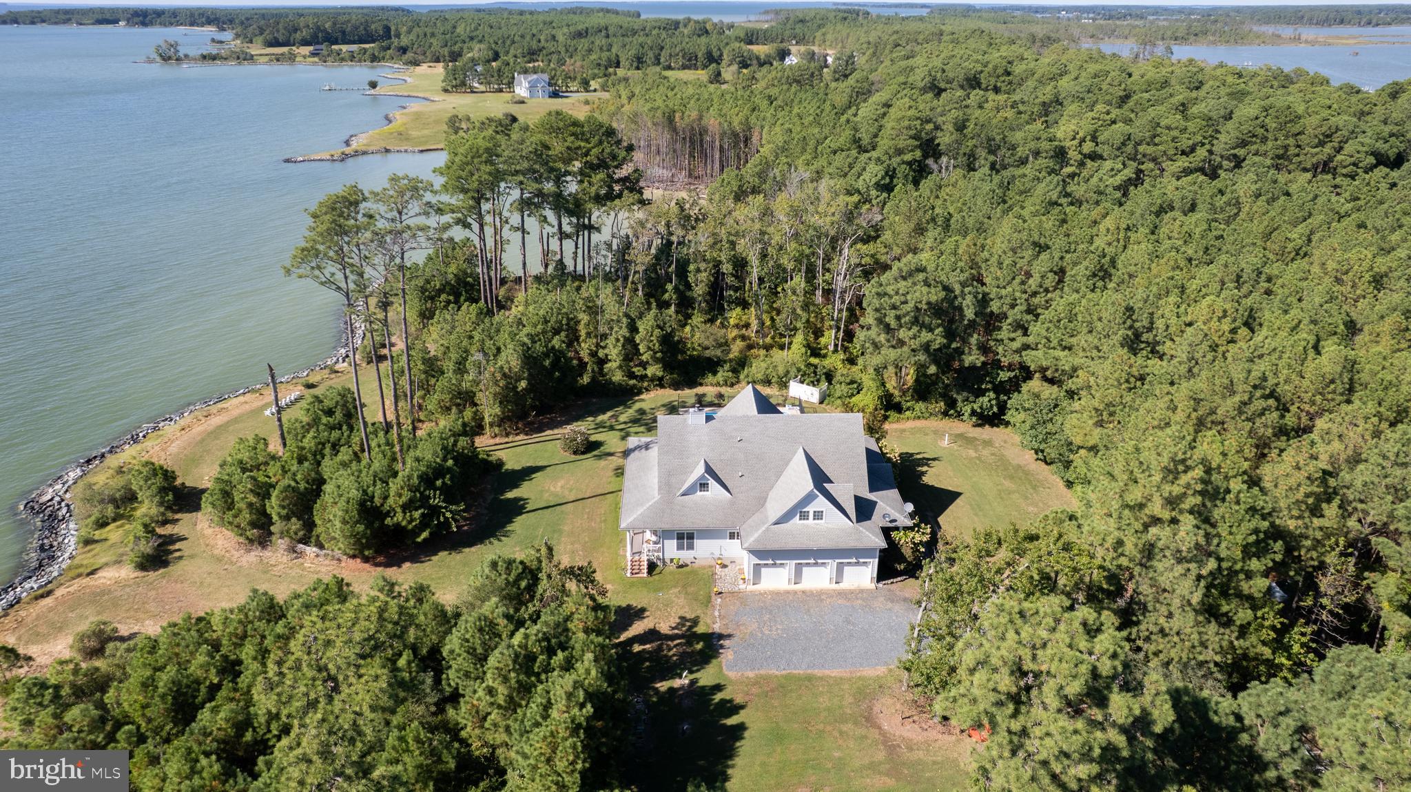 RAGGED POINT - Residential