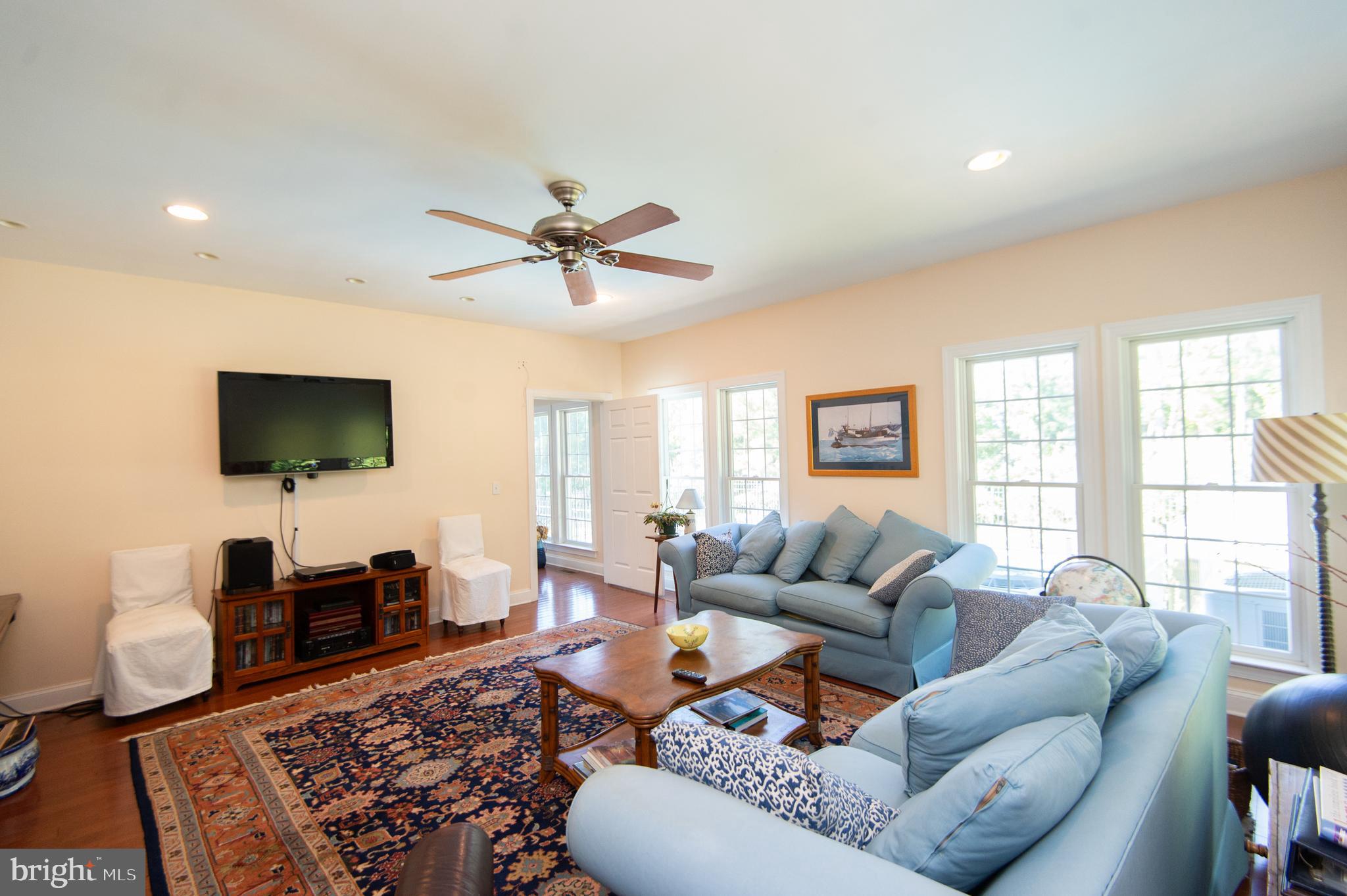 RAGGED POINT - Residential