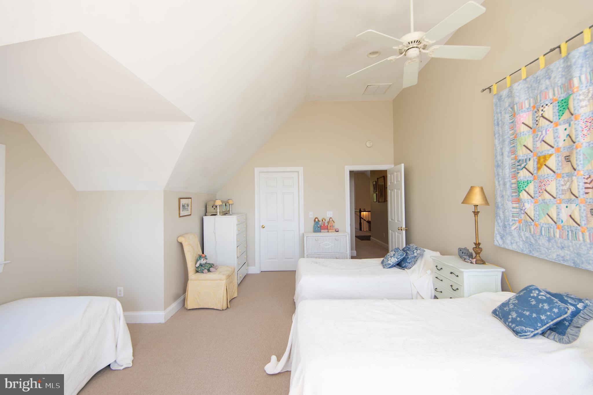 RAGGED POINT - Residential