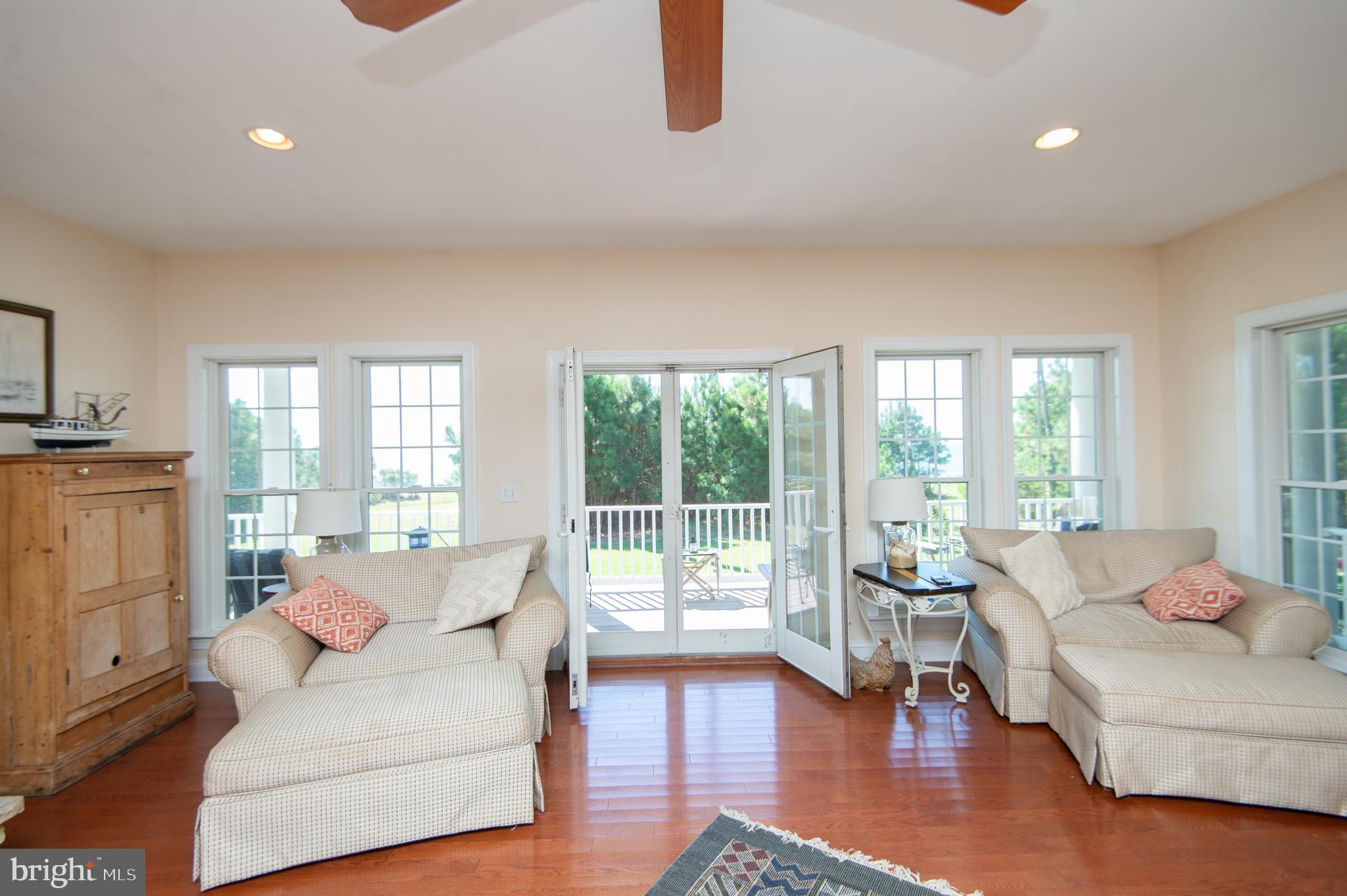 RAGGED POINT - Residential