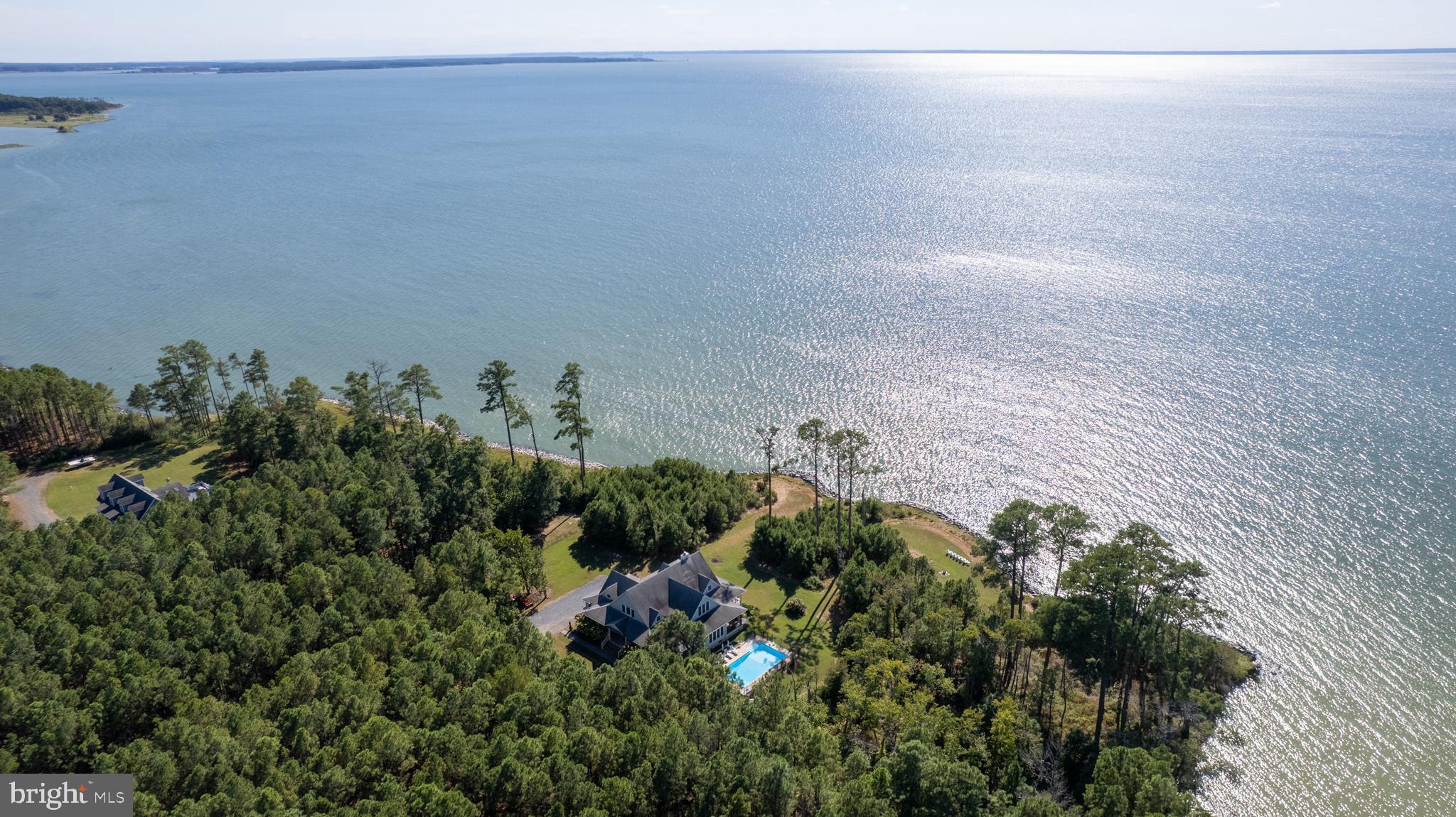 RAGGED POINT - Residential