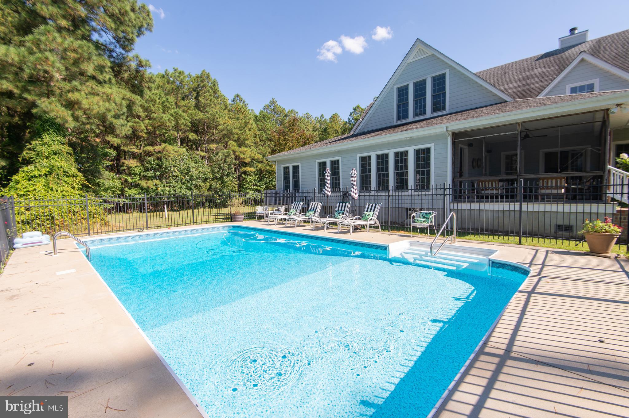 RAGGED POINT - Residential