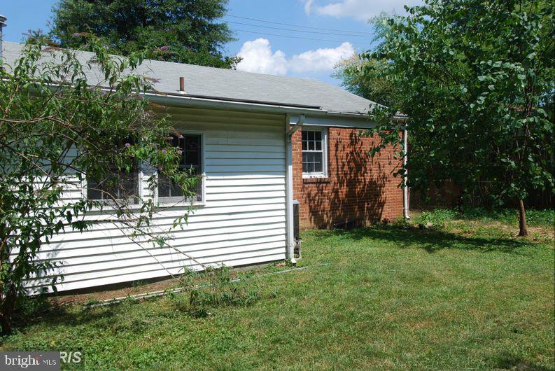 BRANDON VILLAGE - Residential Lease