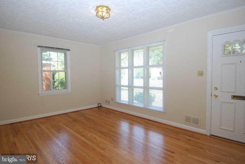 BRANDON VILLAGE - Residential Lease