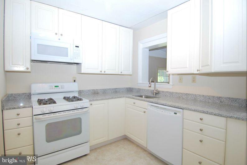 BRANDON VILLAGE - Residential Lease