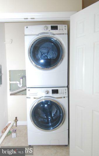 BRANDON VILLAGE - Residential Lease