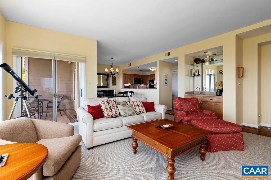 1643 OVERLOOK CONDOS 1643