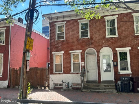 Townhouse For Sale - 903 Clifford Brown Walk<br/> WILMINGTON, DE 19801