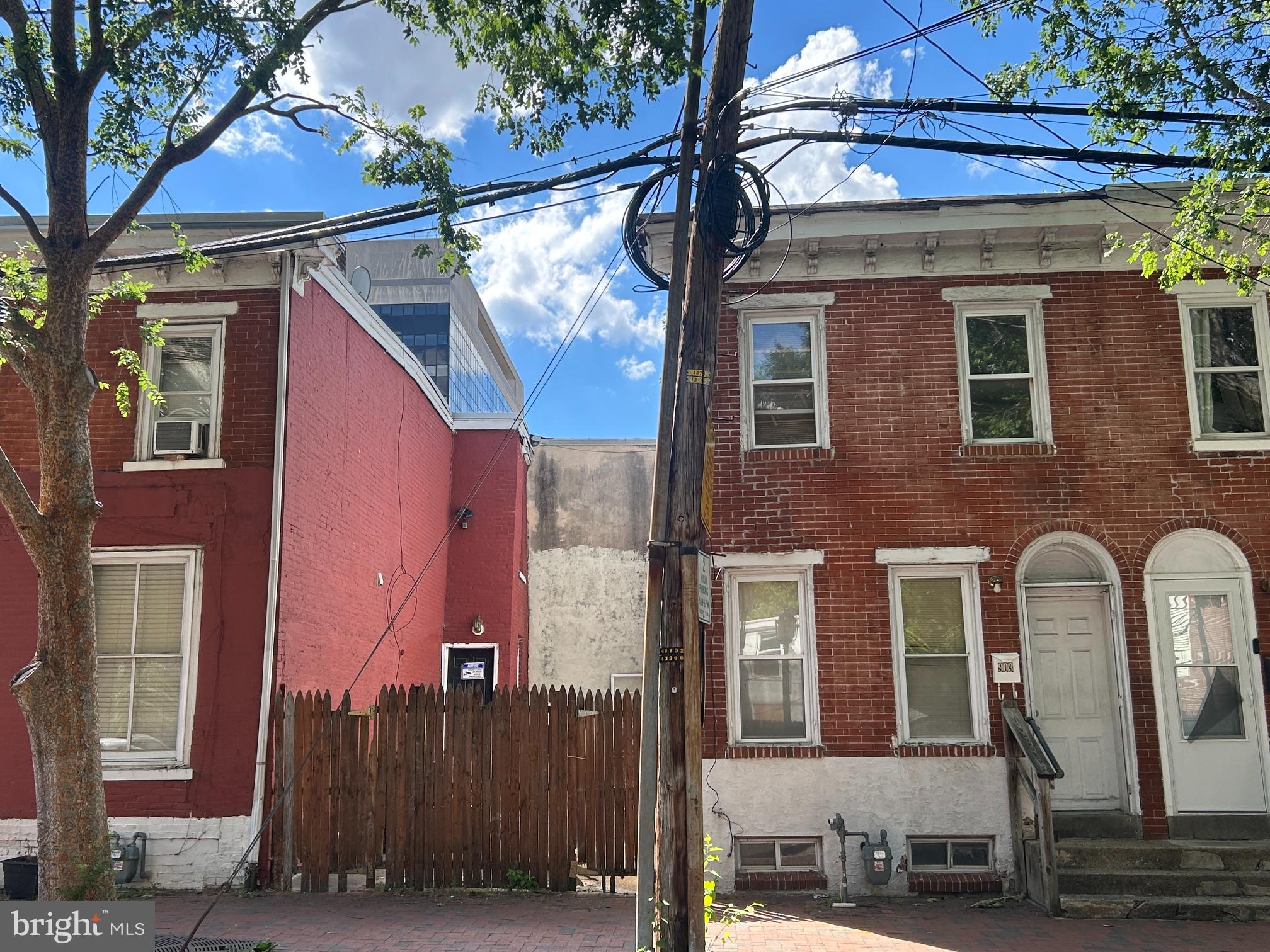 903 CLIFFORD BROWN WALK