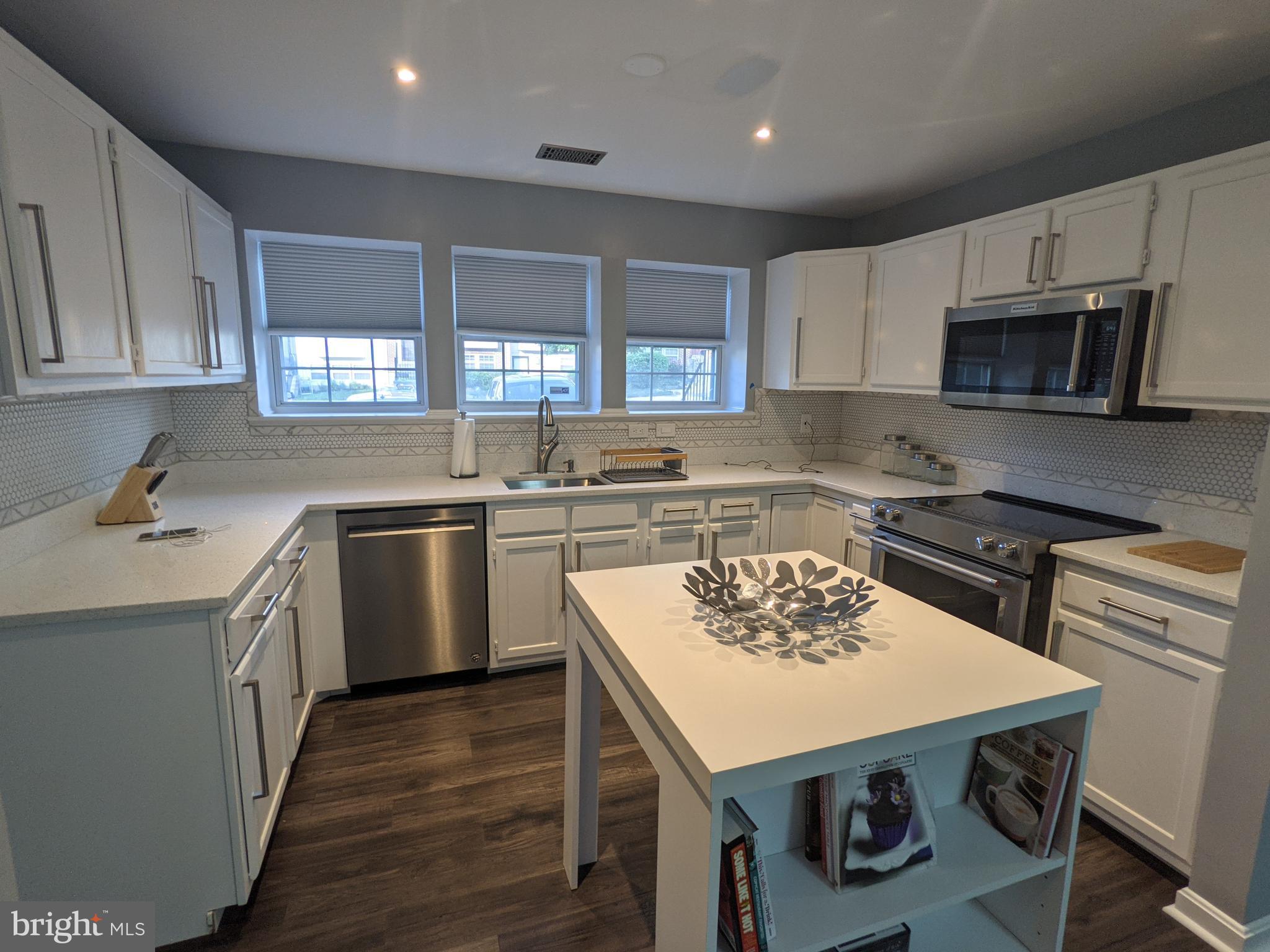 APPLEGATE CONDO - Residential