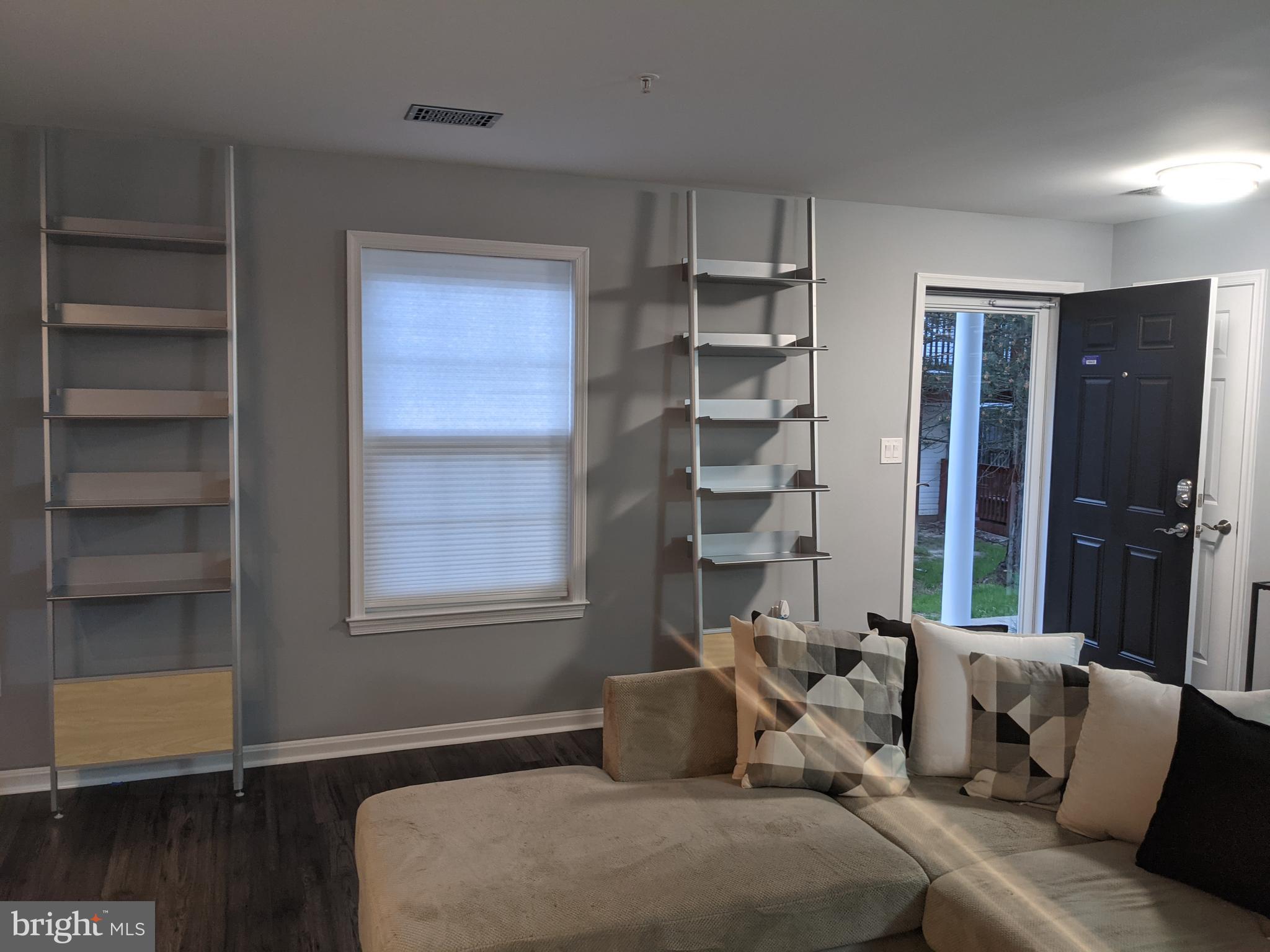 APPLEGATE CONDO - Residential