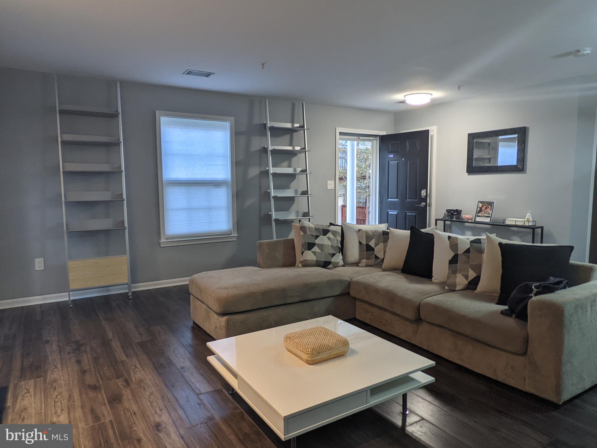 APPLEGATE CONDO - Residential