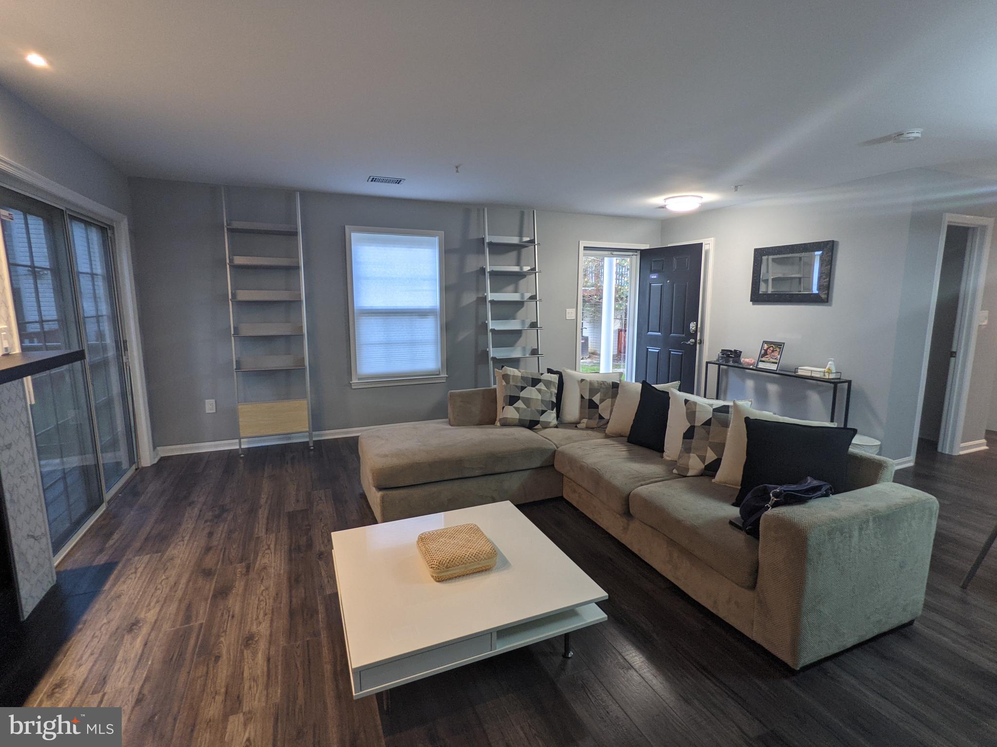 APPLEGATE CONDO - Residential
