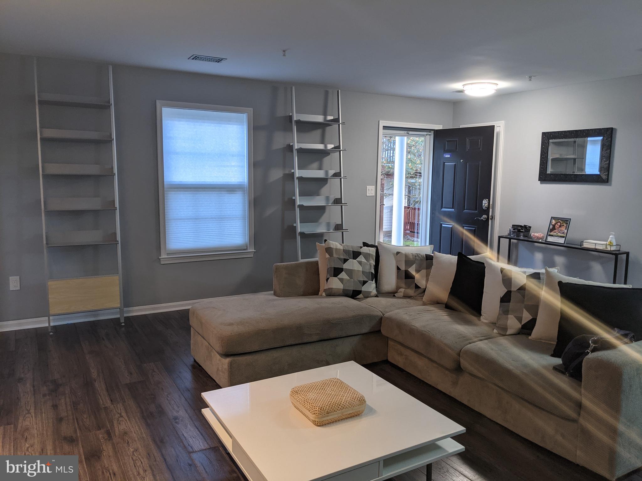 APPLEGATE CONDO - Residential