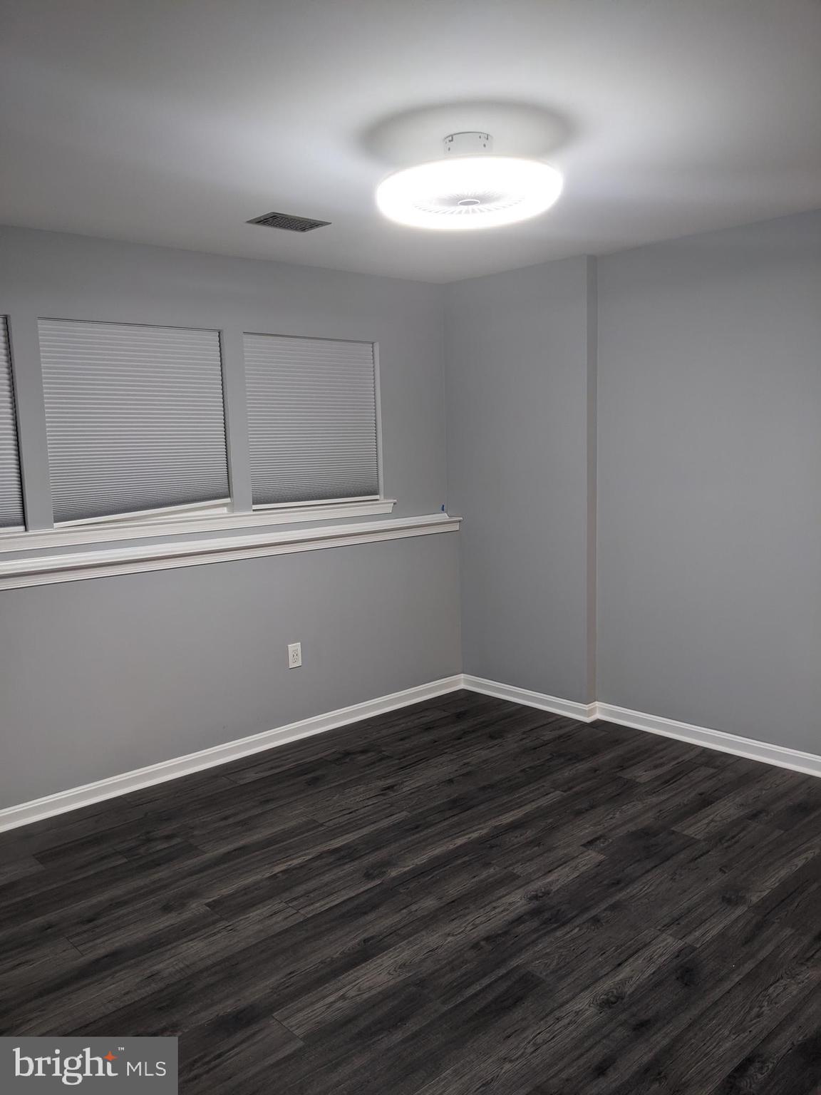 APPLEGATE CONDO - Residential