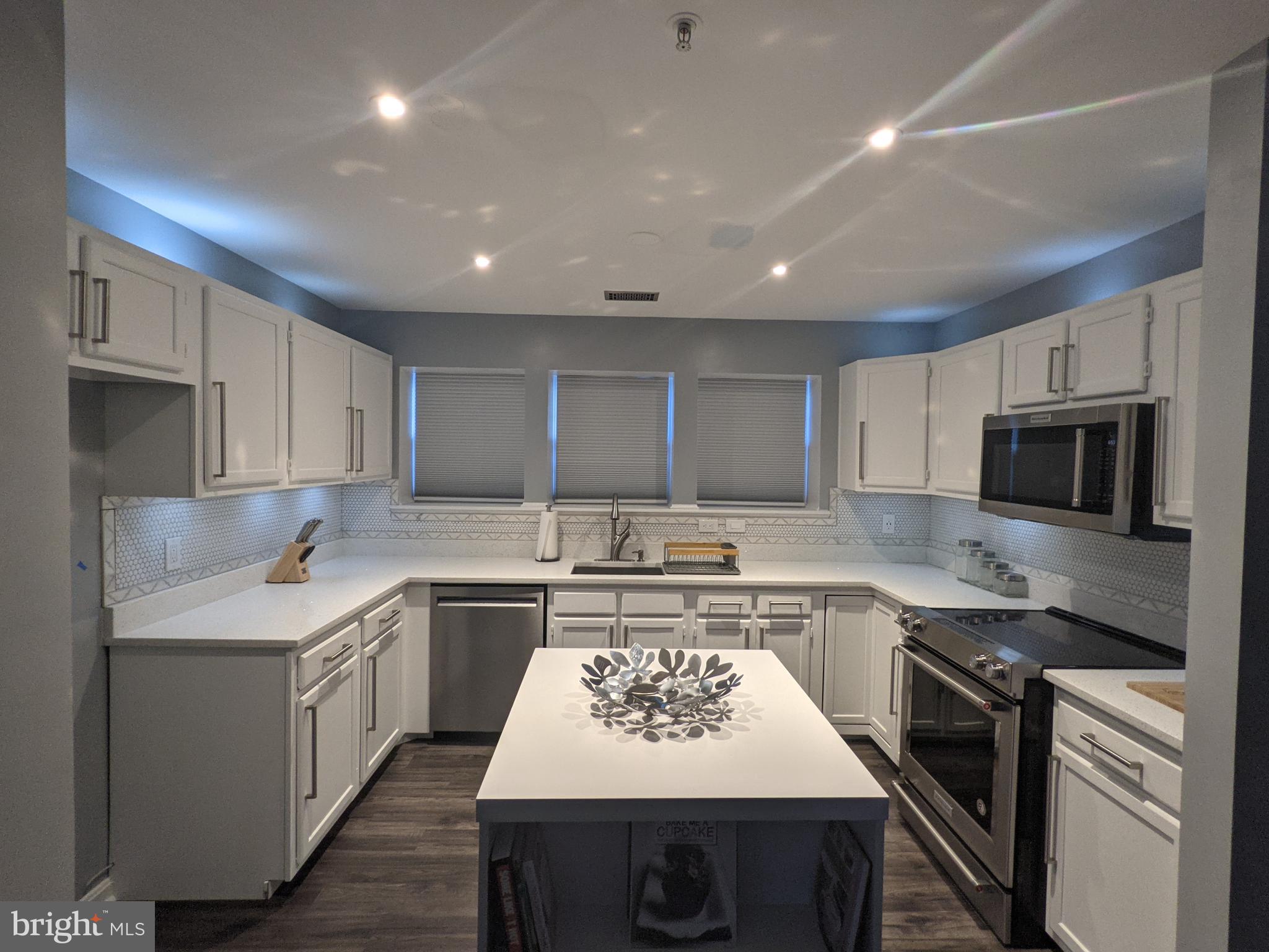 APPLEGATE CONDO - Residential