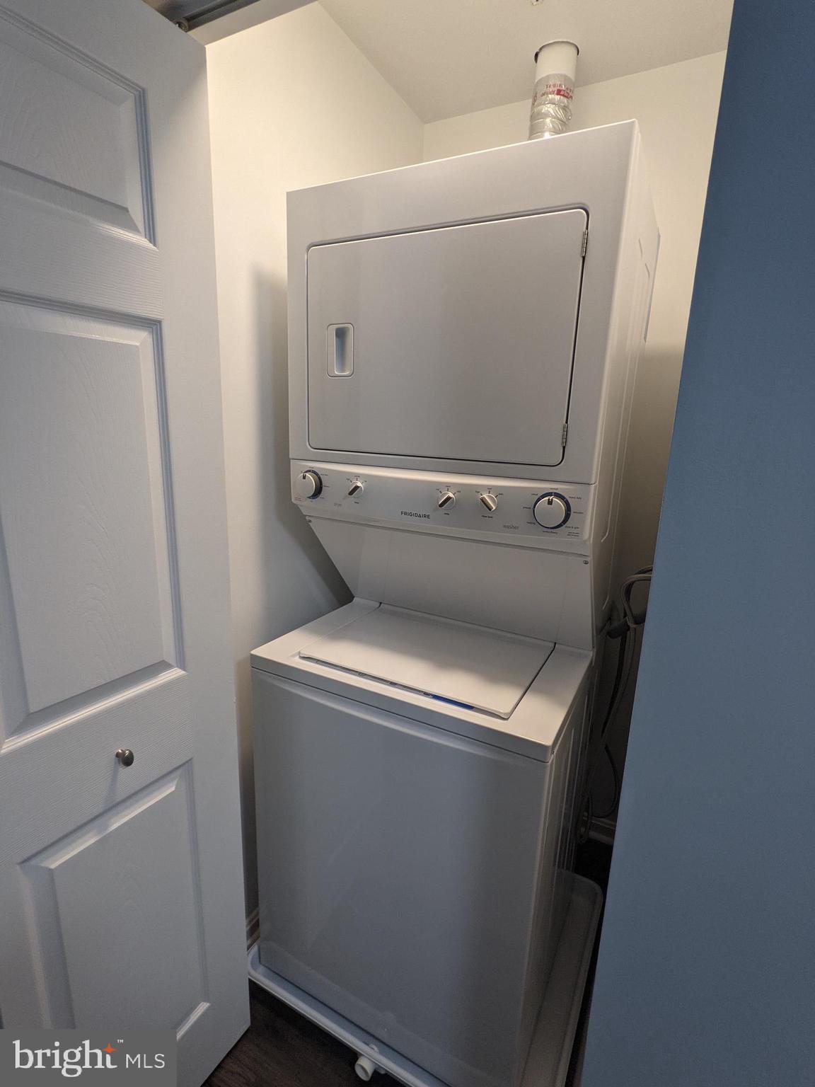 APPLEGATE CONDO - Residential