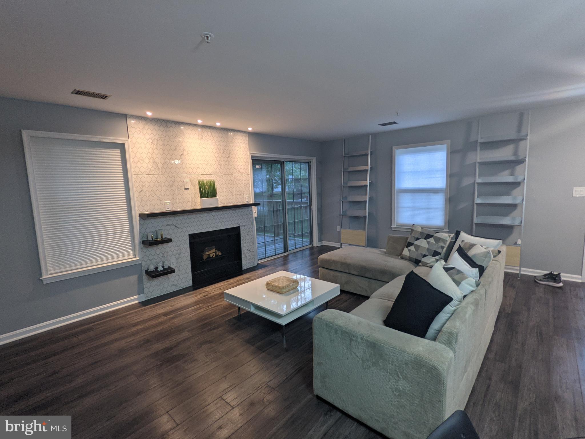 APPLEGATE CONDO - Residential