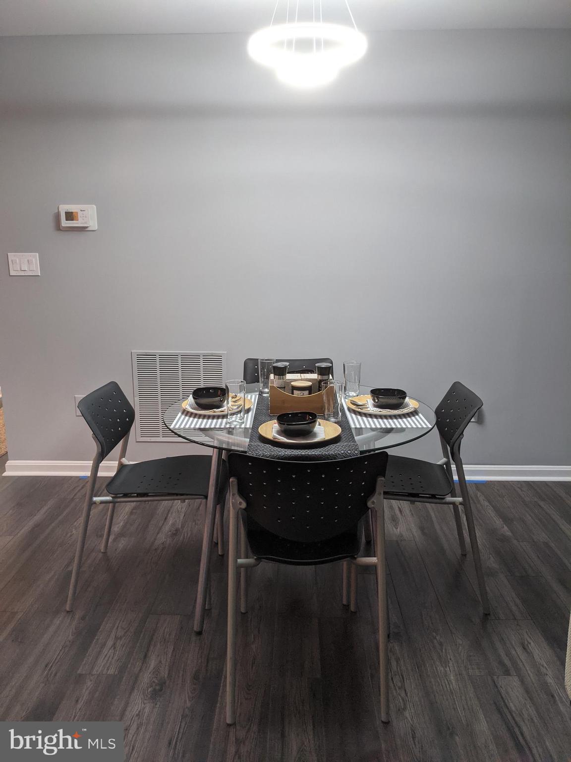 APPLEGATE CONDO - Residential