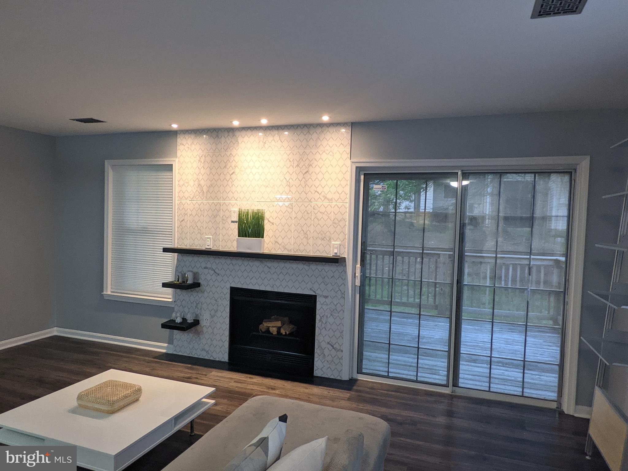 APPLEGATE CONDO - Residential