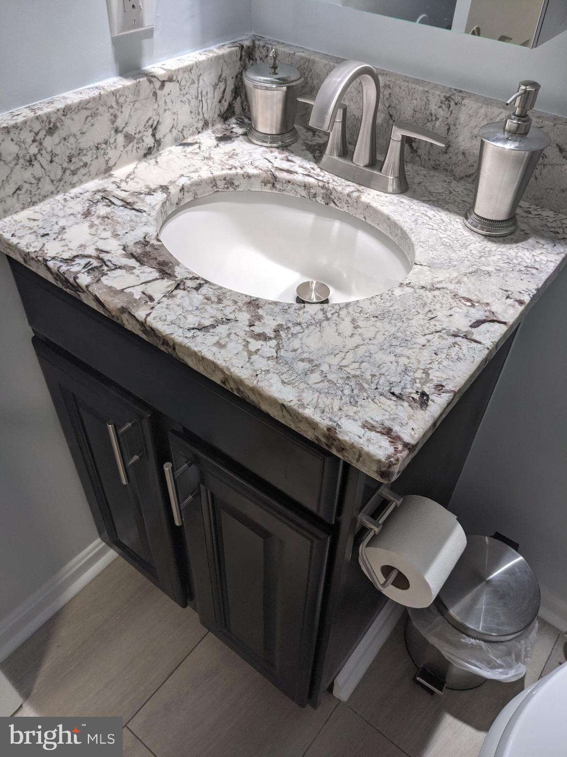 APPLEGATE CONDO - Residential