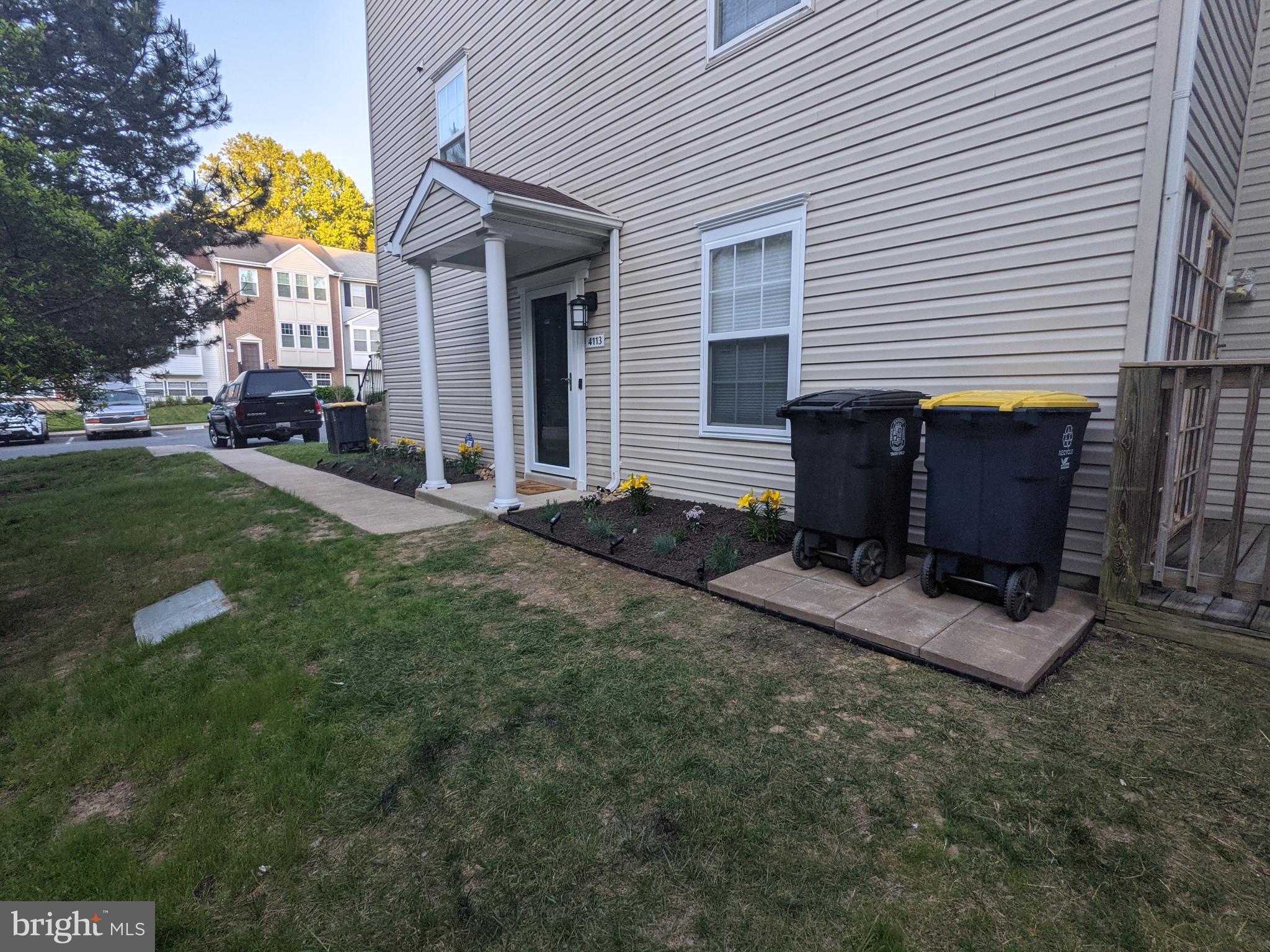 APPLEGATE CONDO - Residential