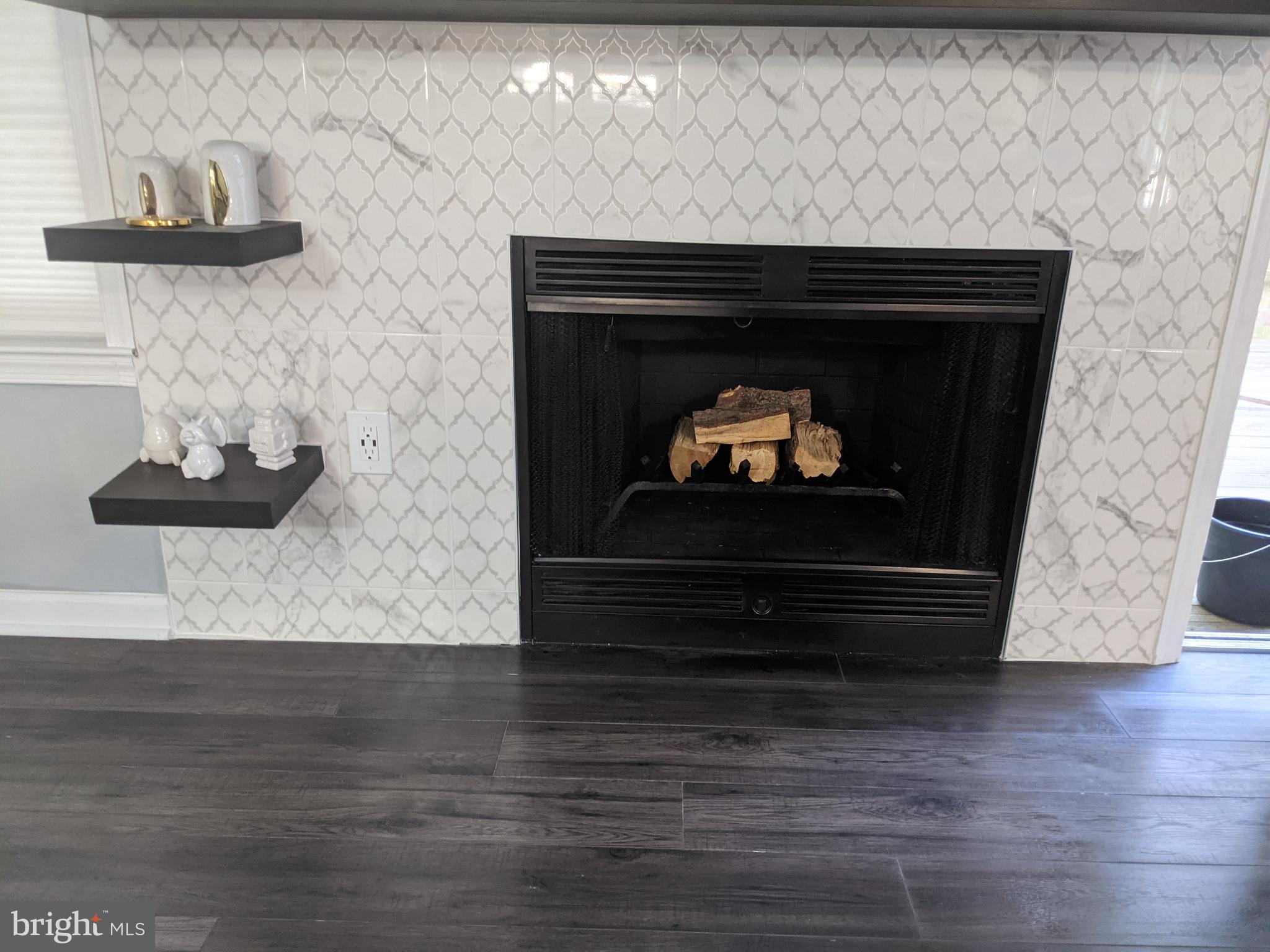 APPLEGATE CONDO - Residential