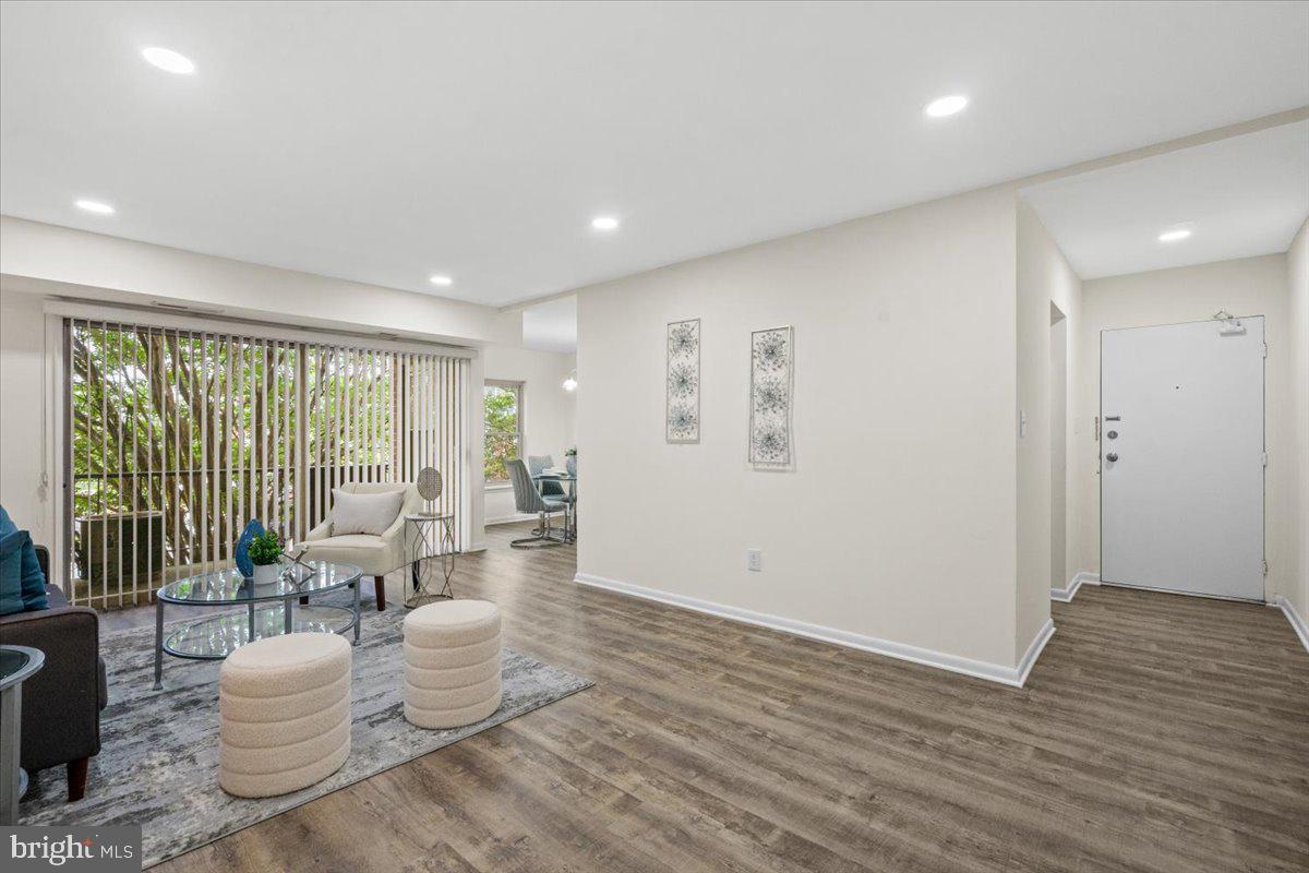 MARLOW TOWERS CONDOMINIUMS - Residential