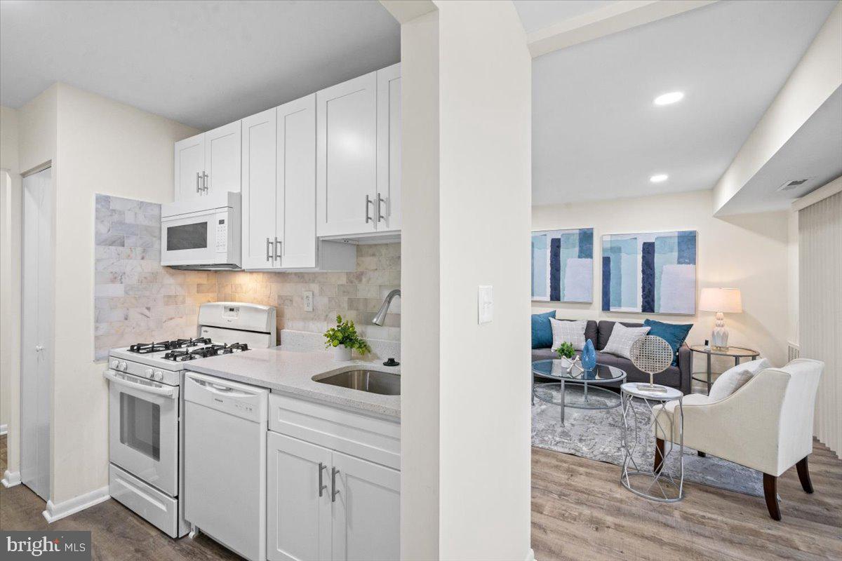 MARLOW TOWERS CONDOMINIUMS - Residential