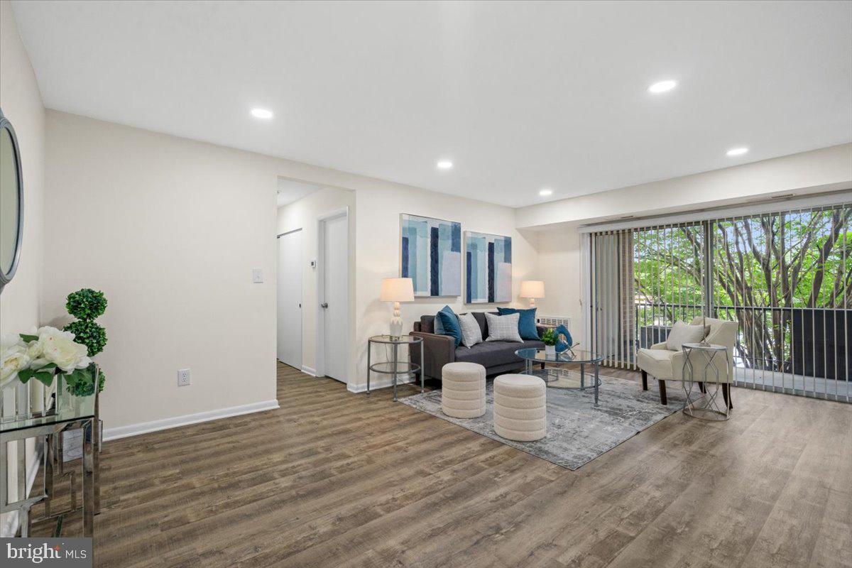 MARLOW TOWERS CONDOMINIUMS - Residential