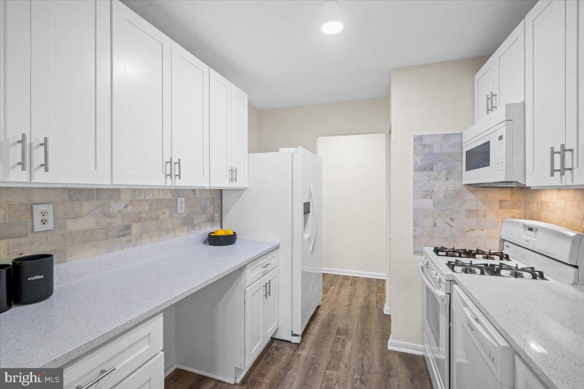 MARLOW TOWERS CONDOMINIUMS - Residential