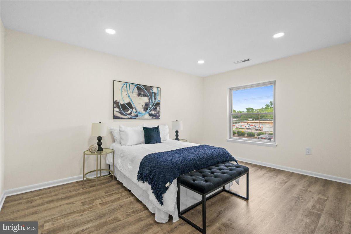 MARLOW TOWERS CONDOMINIUMS - Residential