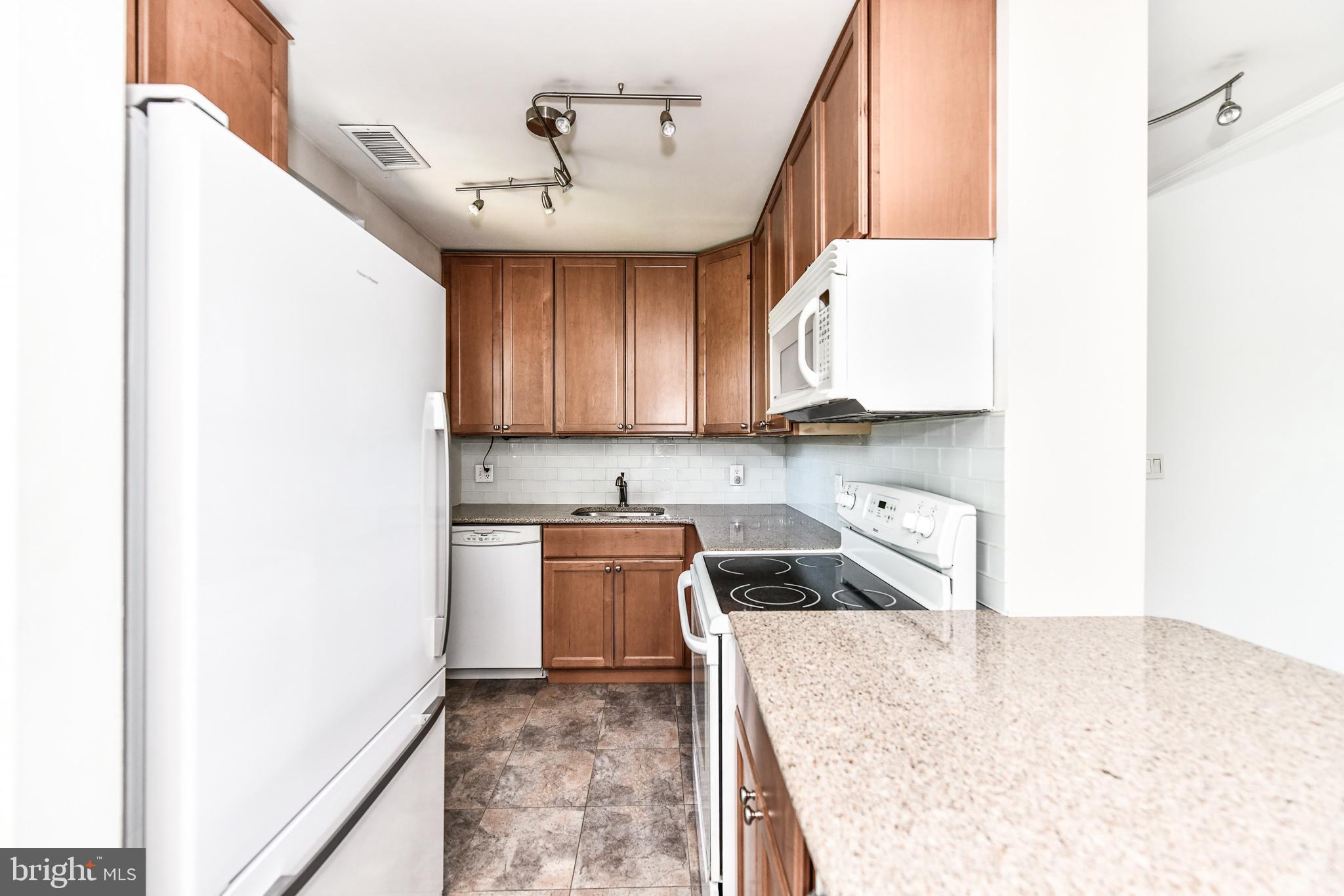 FAIRLINGTON ARBORS - Residential Lease