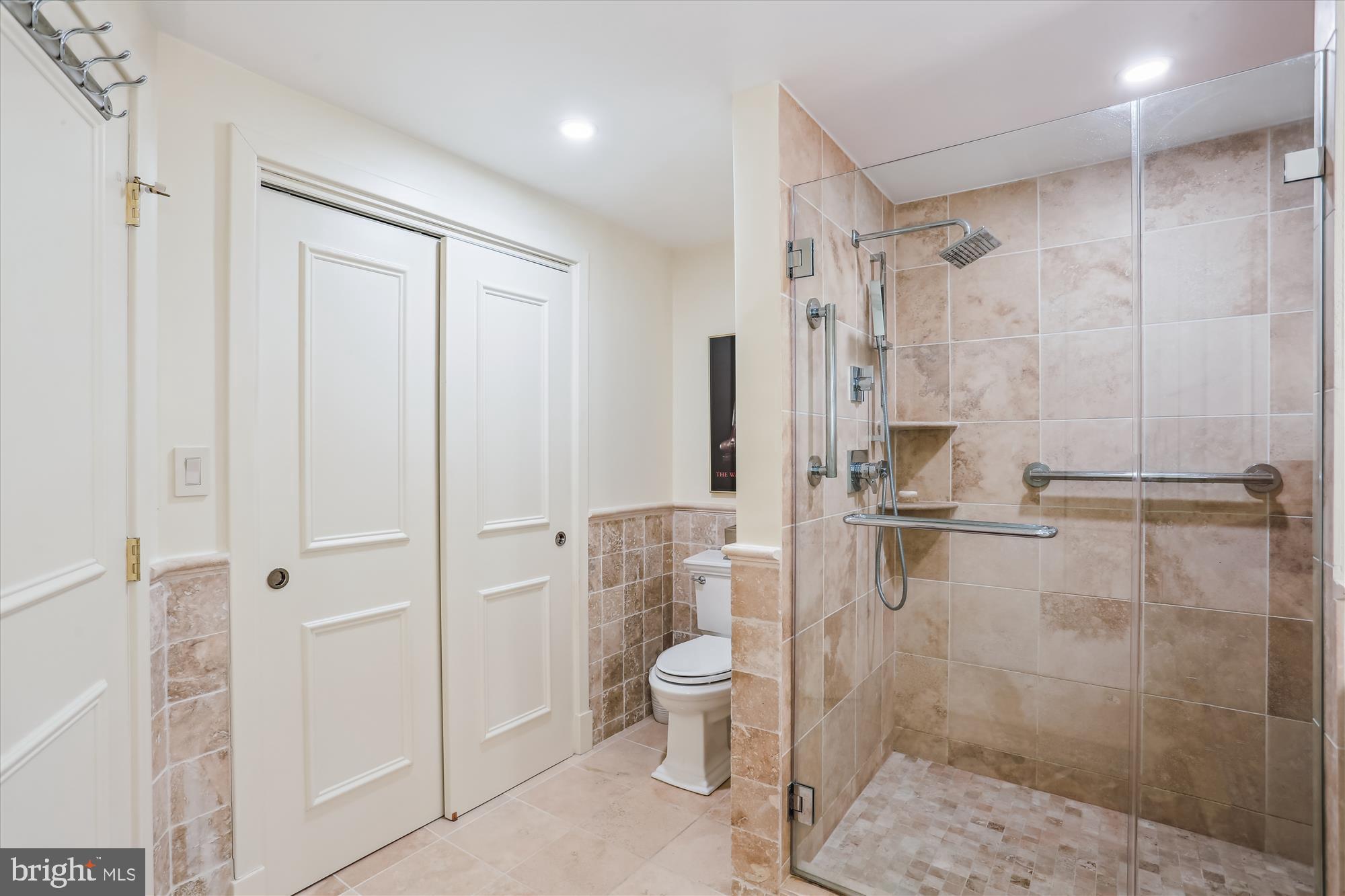 SOMERSET HOUSE CONDOS - Residential