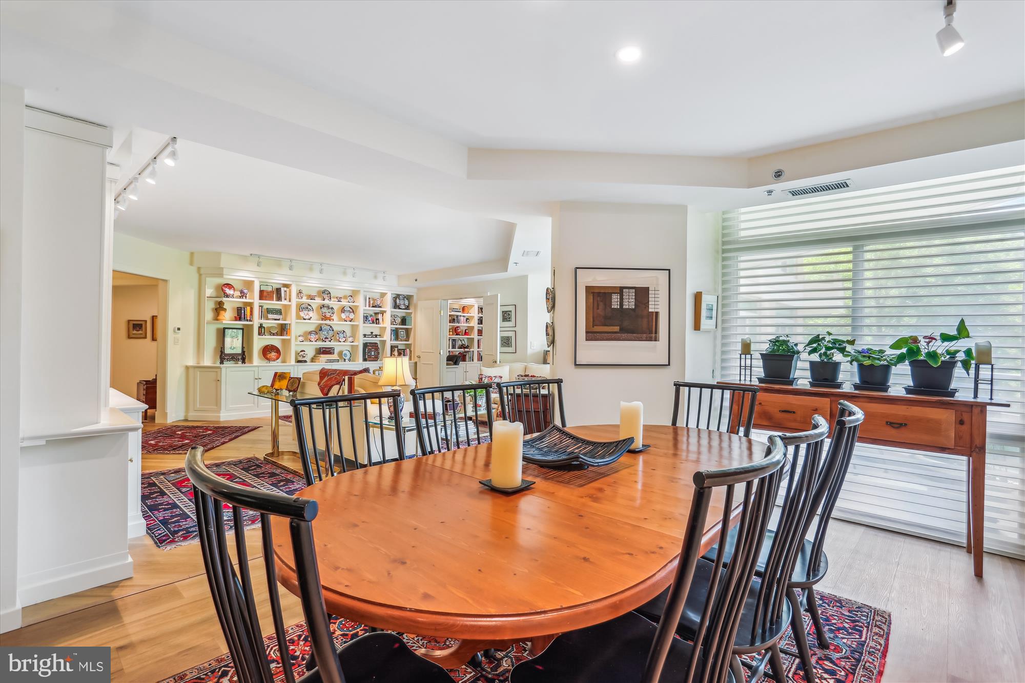 SOMERSET HOUSE CONDOS - Residential