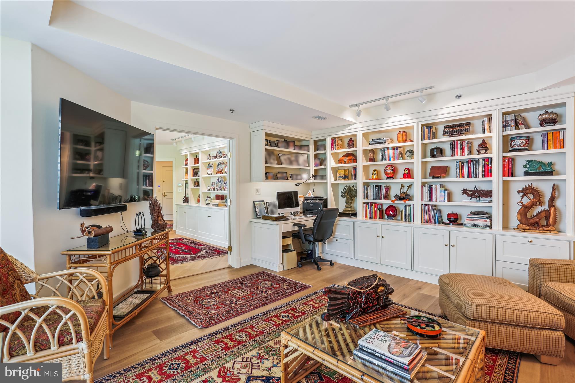 SOMERSET HOUSE CONDOS - Residential