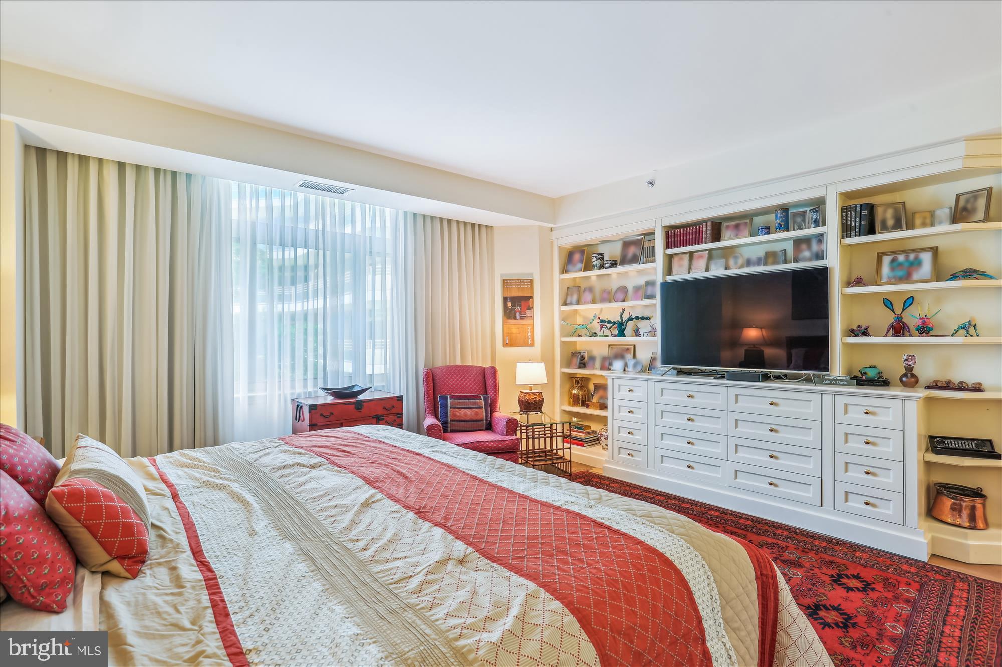 SOMERSET HOUSE CONDOS - Residential