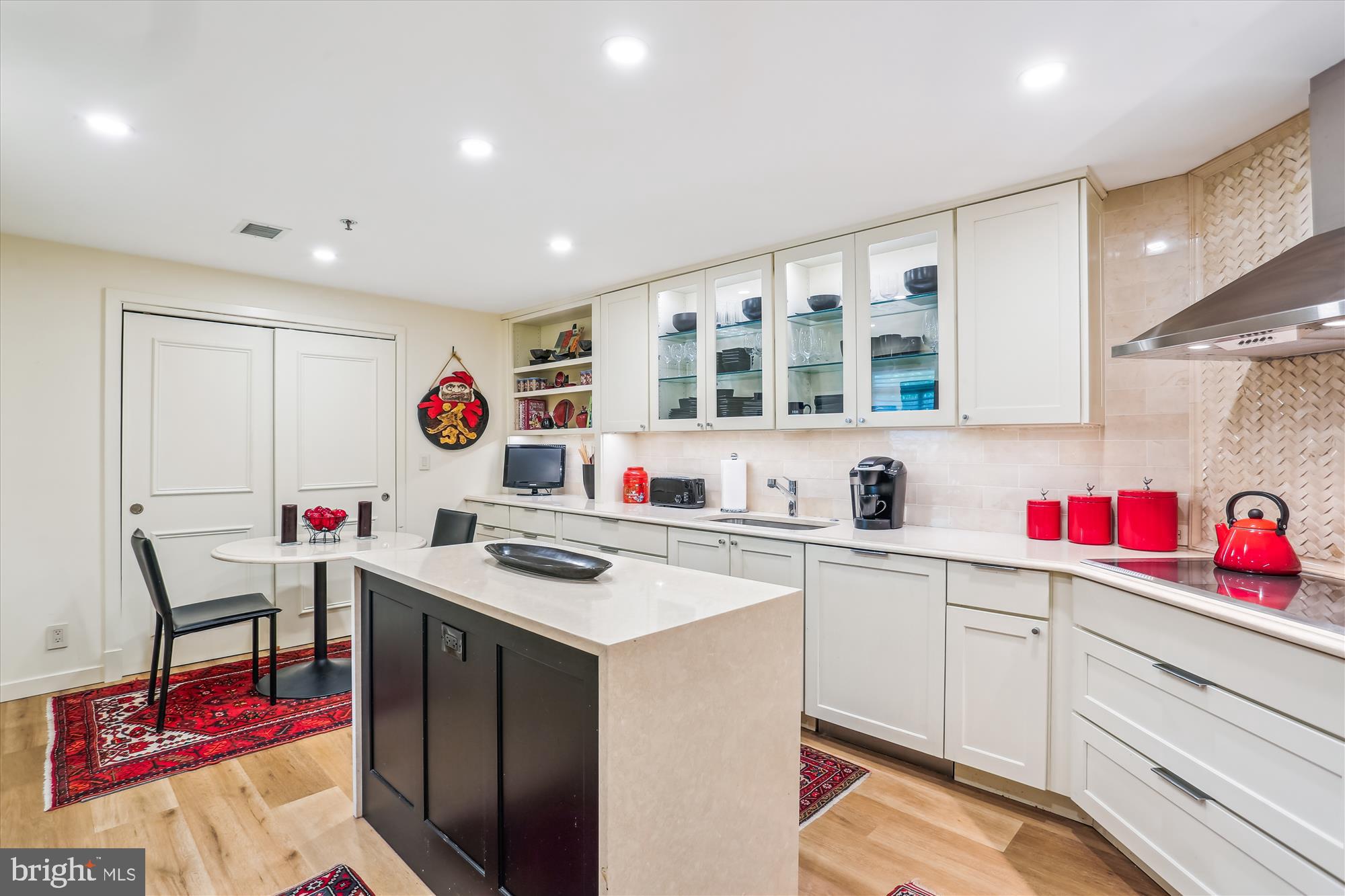 SOMERSET HOUSE CONDOS - Residential