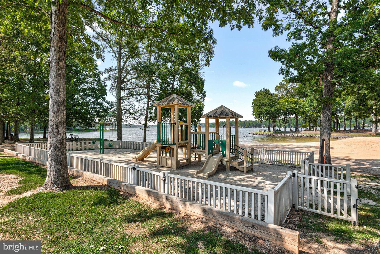 LAKE OF THE WOODS - Residential